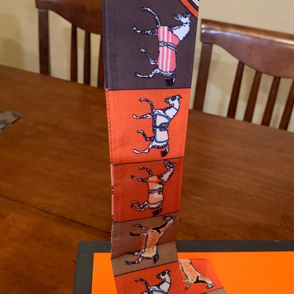 Hermes authentic silk horses 🐎 scarf for neck, hand or purse handle, must have!